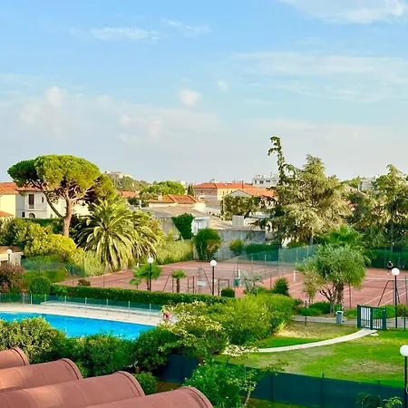Parc Velusine - T2 Lumineux, 4 Couchages, Clim, Terrasse, Parking, 2 Piscines&tennis *